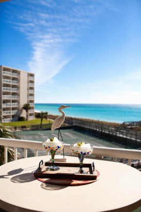 Holiday Surf and Racquet Unit 304